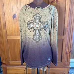 Double D Ranch Medium long sleeve top with Cross